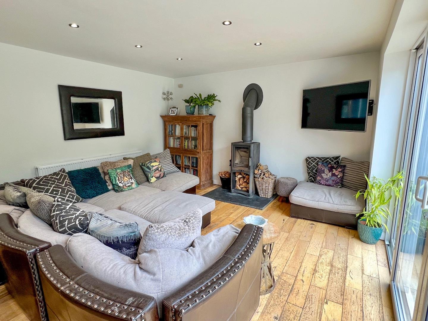 Pascoe's Avenue, Newcastle Higher, Bridgend County Borough, CF31 4PQ
